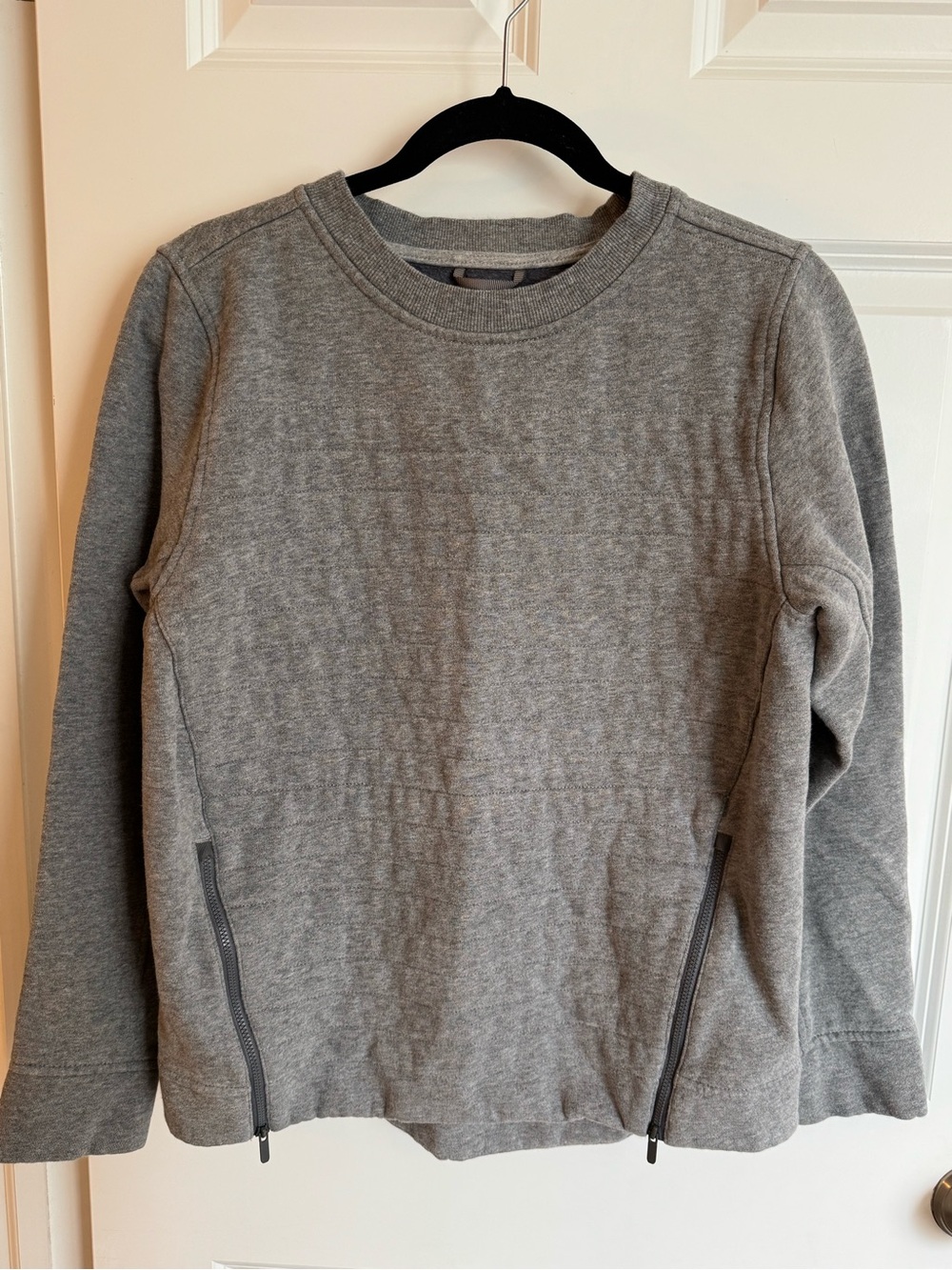 Lululemon Womenโs Crewneck Quilted Sweatshirt